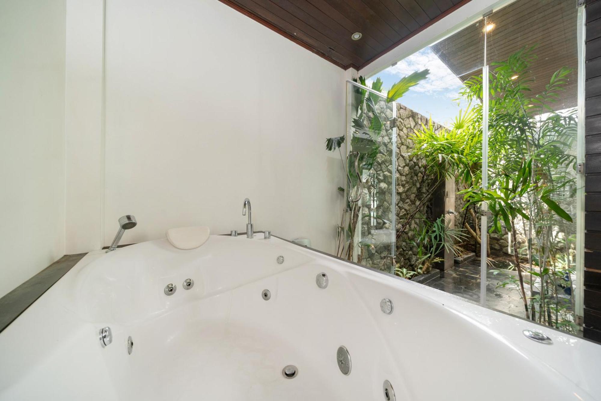 Laguna Luxury Pool 3 Bedroom Villa